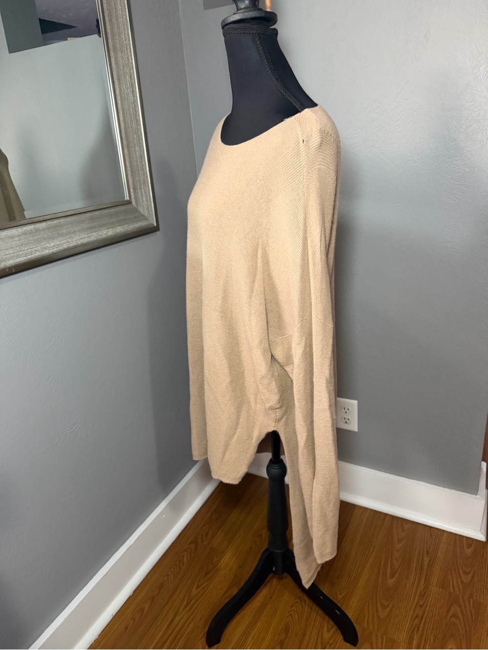 Eileen Fisher Merino Wool Asymmetrical Knit Sweater Beige Side Slit XL - Picture 3 of 7